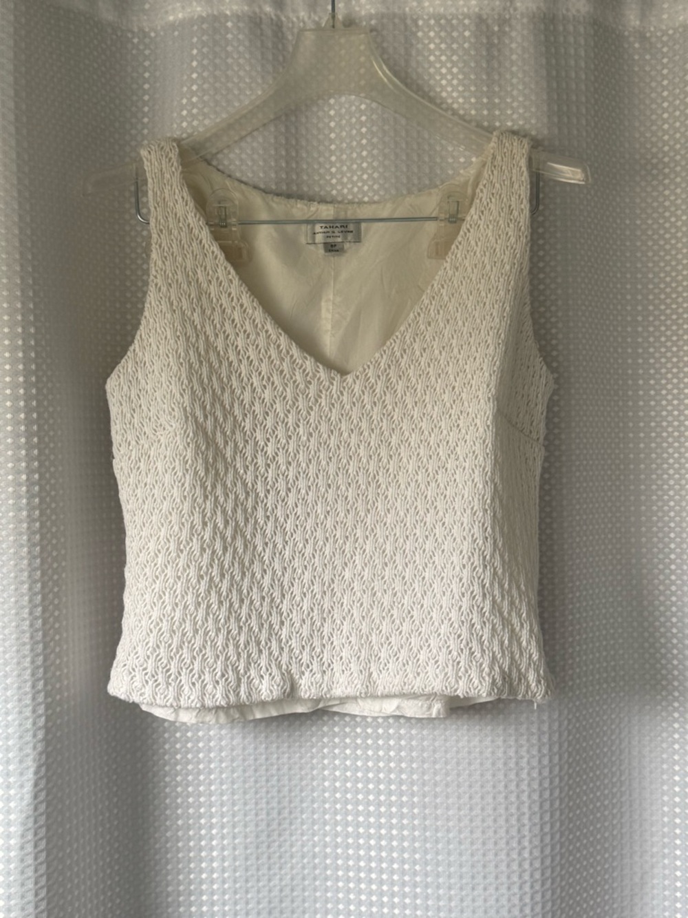 Tahari Cream Textured V-Neck Sleeveless Camisole
